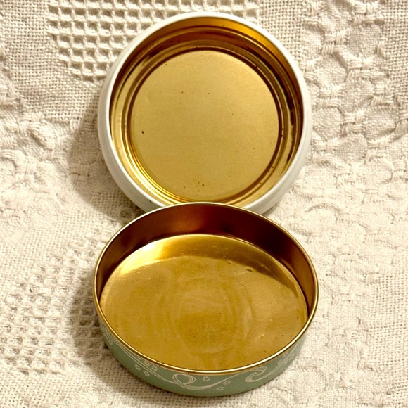 Vtg RILEY'S TOFFEE TIN Container Limited Edition COLONIAL SCENE ENGLAND Rare - Picture 4 of 12